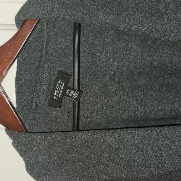 Men's Bath Robe - Picture 2 of 4